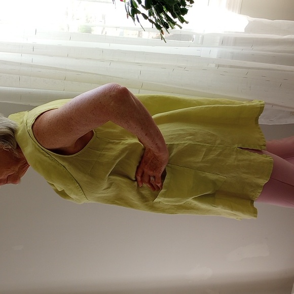 Match Point Linen Chartreuse Sleeveless Tunic - Picture 3 of 5